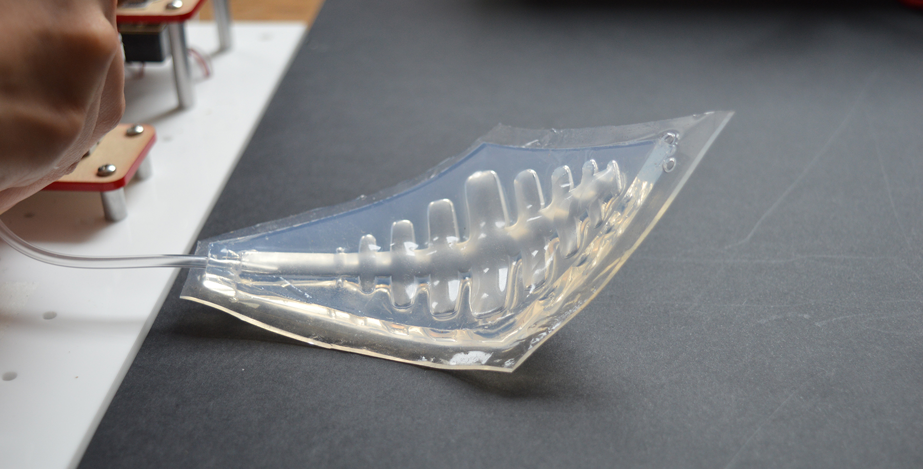 Soft robotic surface